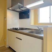 福岡市城南区飯倉の賃貸物件/キッチンは2口でゆったり。