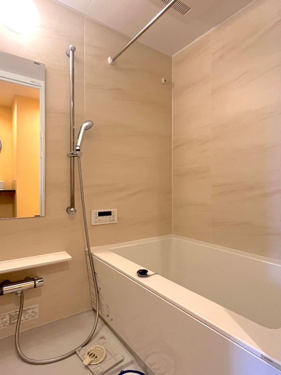 福岡市城南区飯倉の賃貸物件/浴室乾燥機付きのバスルーム。