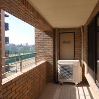 福岡市中央区荒戸の賃貸物件/どの部屋にも窓とバルコニーがついています。