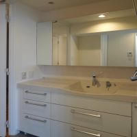 福岡市中央区荒戸の賃貸物件/横長でゆったりとした洗面台。