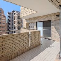 福岡市中央区荒戸の賃貸物件/バルコニーはL字型で奥行きもしっかりあります。