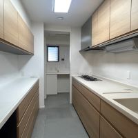 福岡市中央区荒戸の賃貸物件/キッチンもこの大きさ！カップボードもついているので収納には困りません。