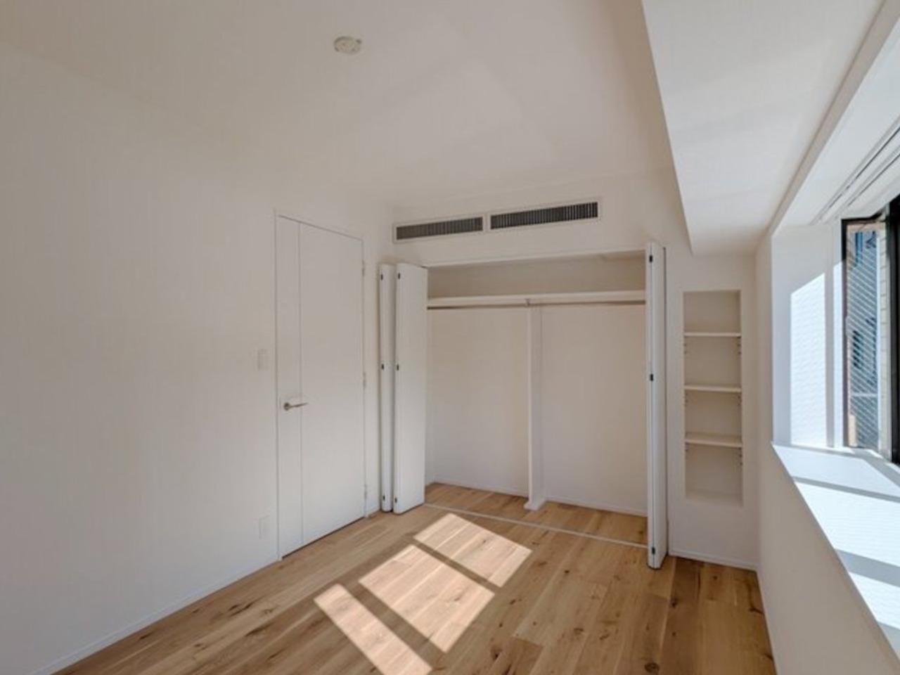 福岡市中央区荒戸の賃貸物件/リビングの隣の洋室は角部屋のため、とにかく明るい！