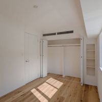 福岡市中央区荒戸の賃貸物件/リビングの隣の洋室は角部屋のため、とにかく明るい！