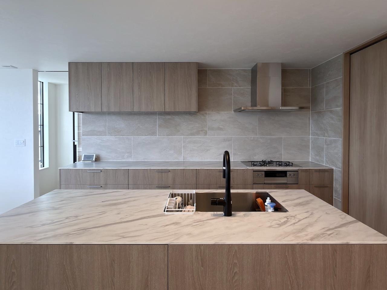 福岡市西区生の松原の売買物件/二型キッチンでゆったりお料理できます。