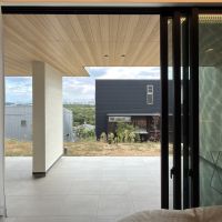 福岡市西区生の松原の売買物件/窓からはテラスに出入り可能。