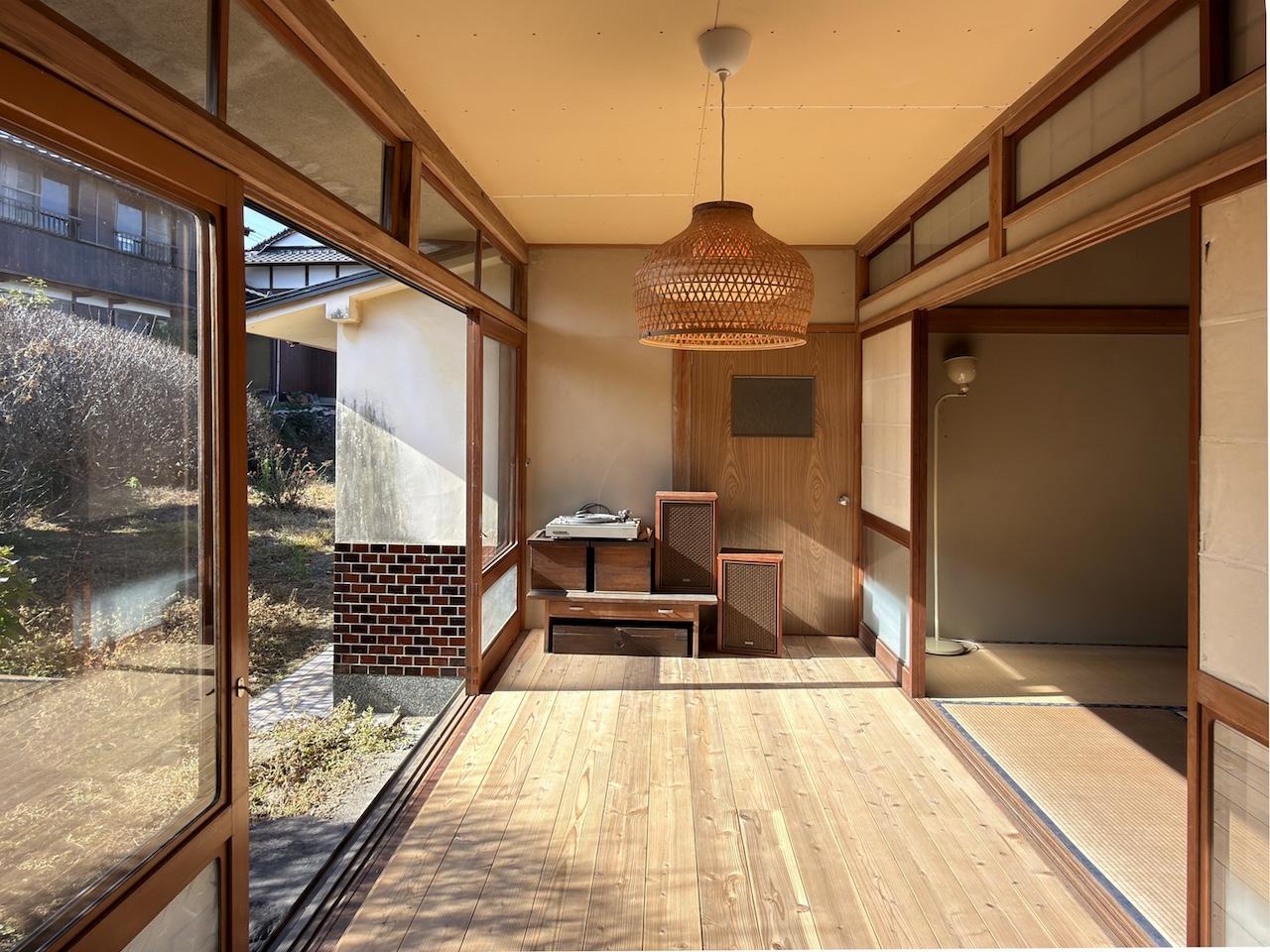 福岡県うきは市吉井町屋部の売買物件/しかも広めの縁側なので、椅子を置いたりして、楽しめます。