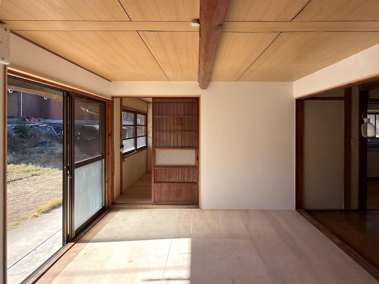 福岡県うきは市吉井町屋部の売買物件/リビング隣の洋室。