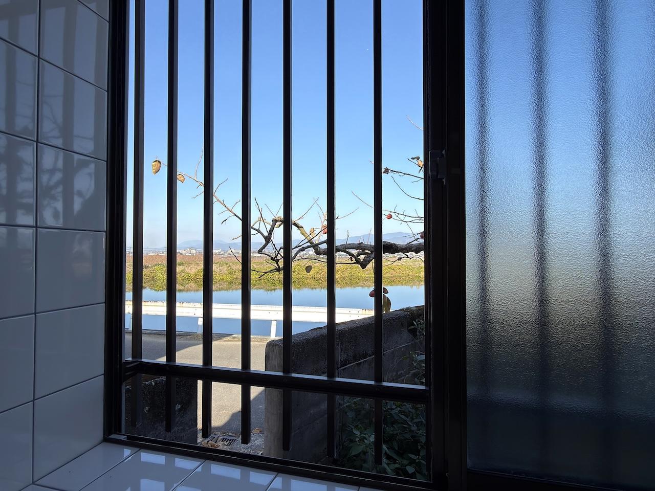 福岡県うきは市吉井町屋部の売買物件/浴室からの眺望。僕だったら柵撤去します。