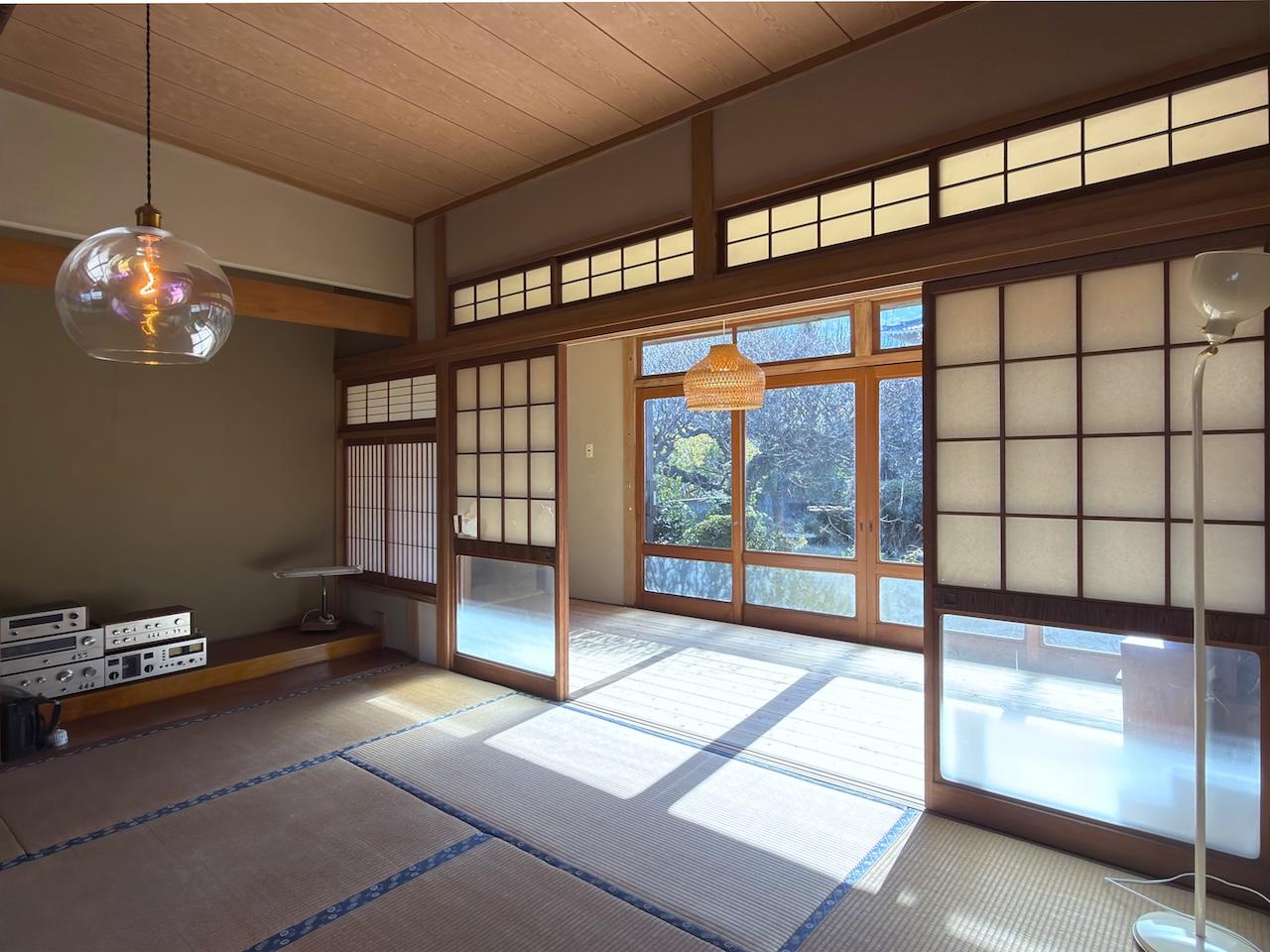 福岡県うきは市吉井町屋部の売買物件/反対側には陽が差し込む縁側。