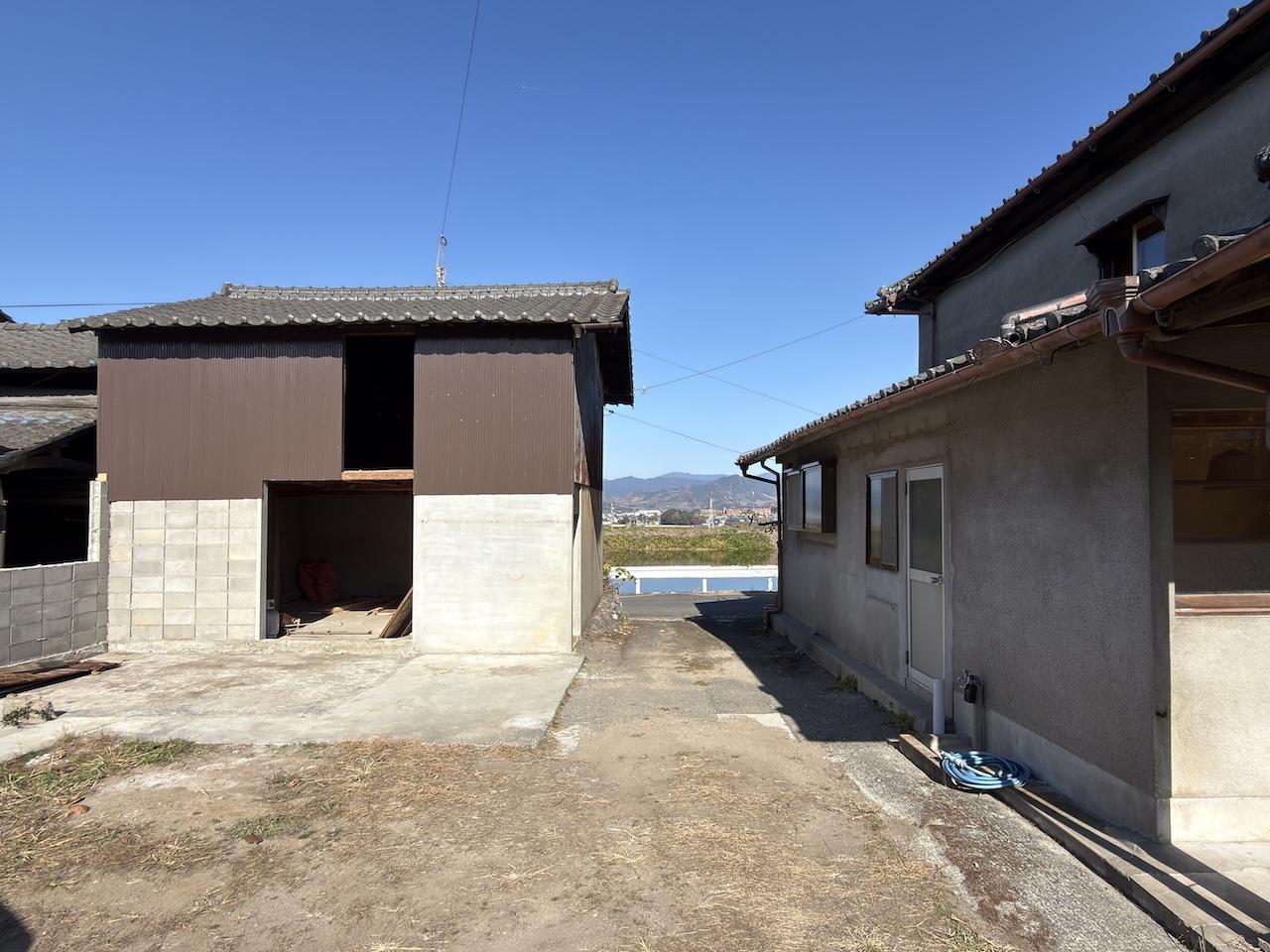 福岡県うきは市吉井町屋部の売買物件/建物横にはなんと倉庫も。
