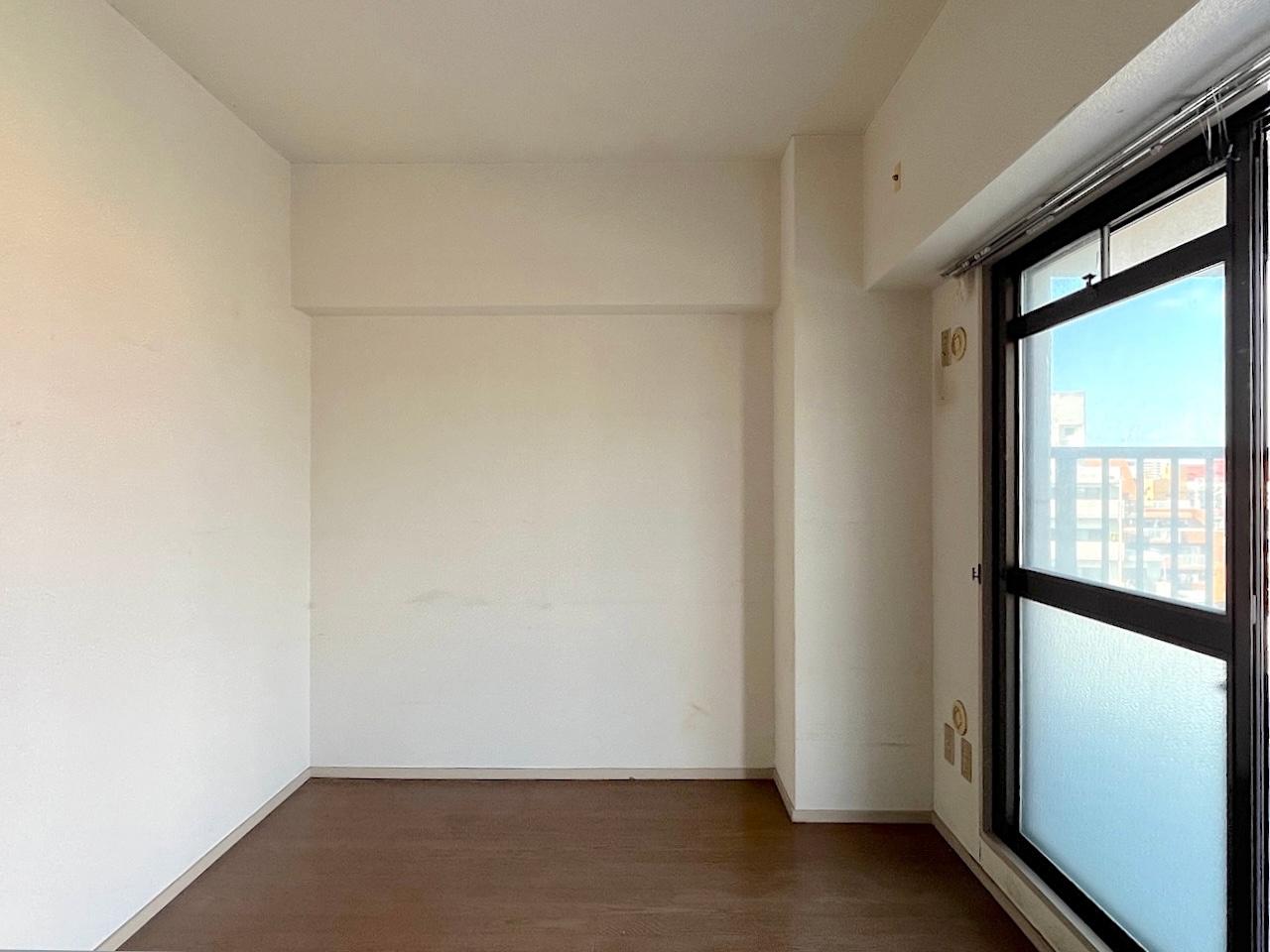 福岡市南区向野の賃貸物件/東側の洋室。