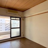 福岡市南区向野の賃貸物件/LDK横の洋室。元々和室だったとか