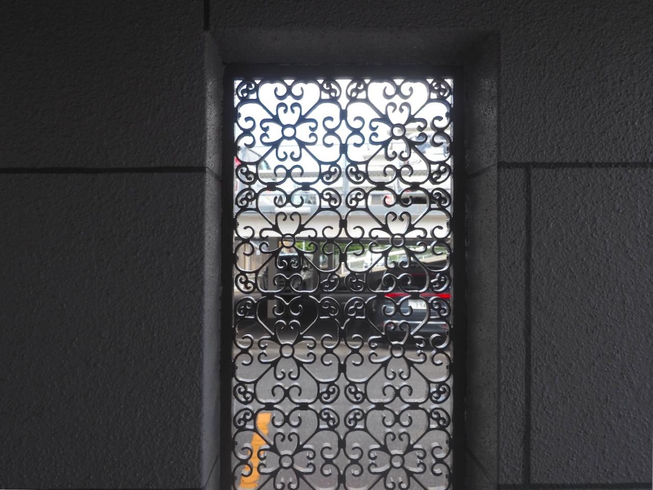 福岡市南区向野の賃貸物件/共用部にみつけたアート。