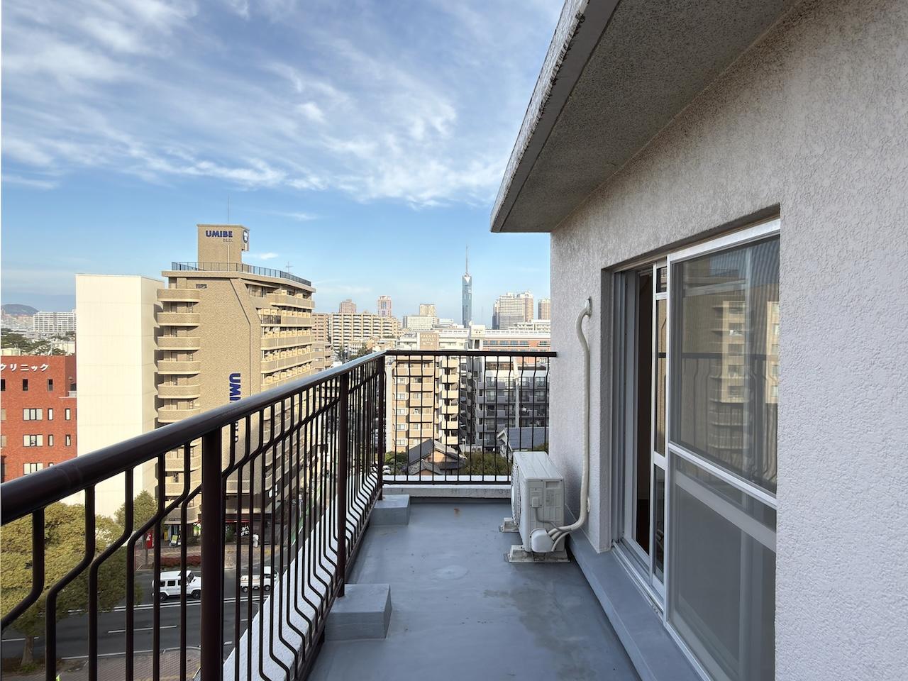 福岡市早良区高取の賃貸物件/洋室のバルコニーこちらからも福岡タワー。