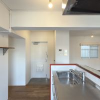 福岡市早良区高取の賃貸物件/玄関開けたらすぐにキッチン。