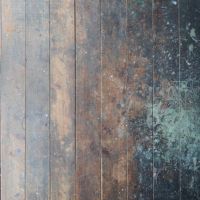 福岡市中央区桜坂の売買物件/かつては画家さんが暮らしていたそう。床材には、その頃の時間の重なりが残っています。