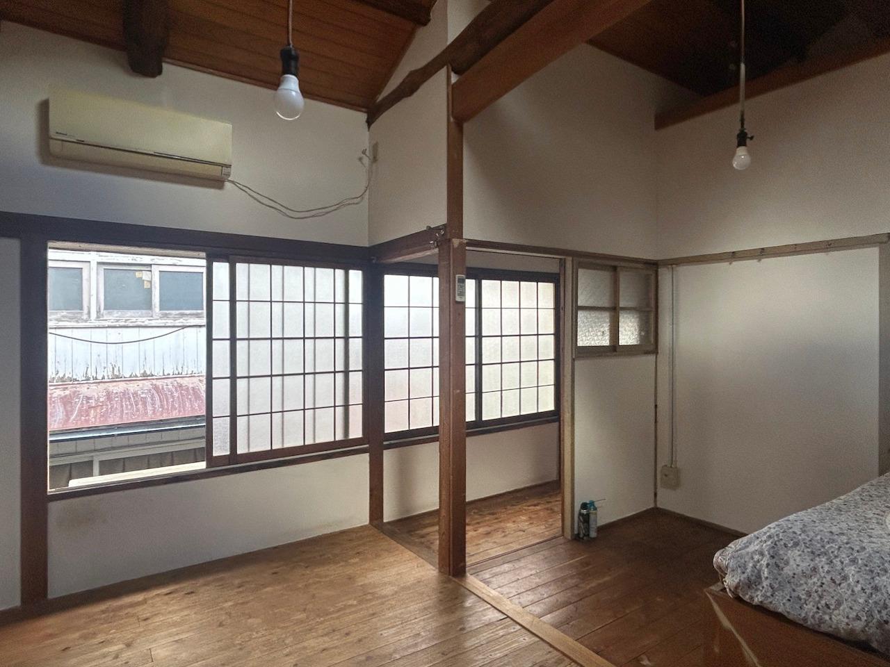 福岡市中央区桜坂の売買物件/窓もあるので採光もしっかり取れます。