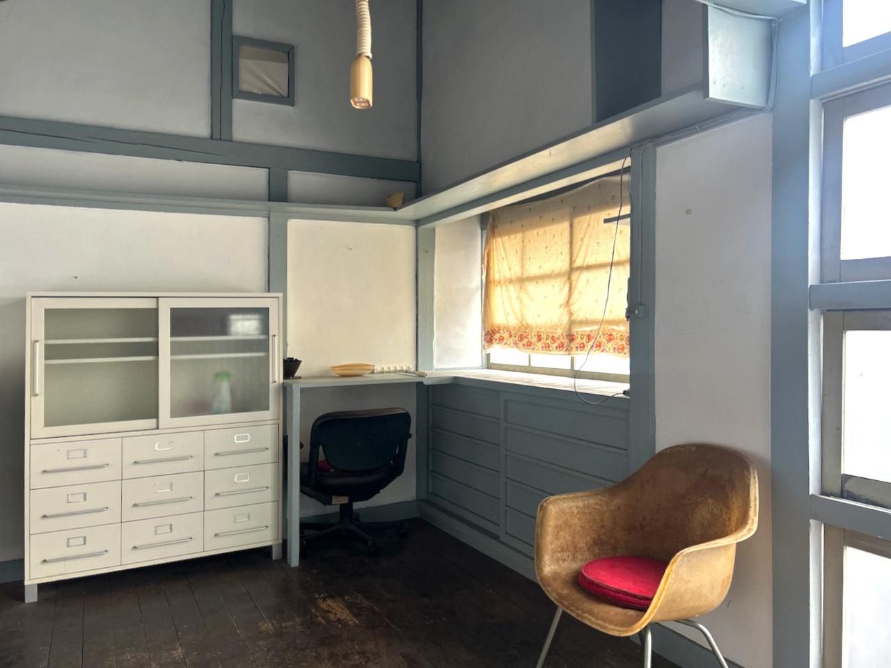 福岡市中央区桜坂の売買物件/外の気配がやわらかく伝わる、静かな室内です。