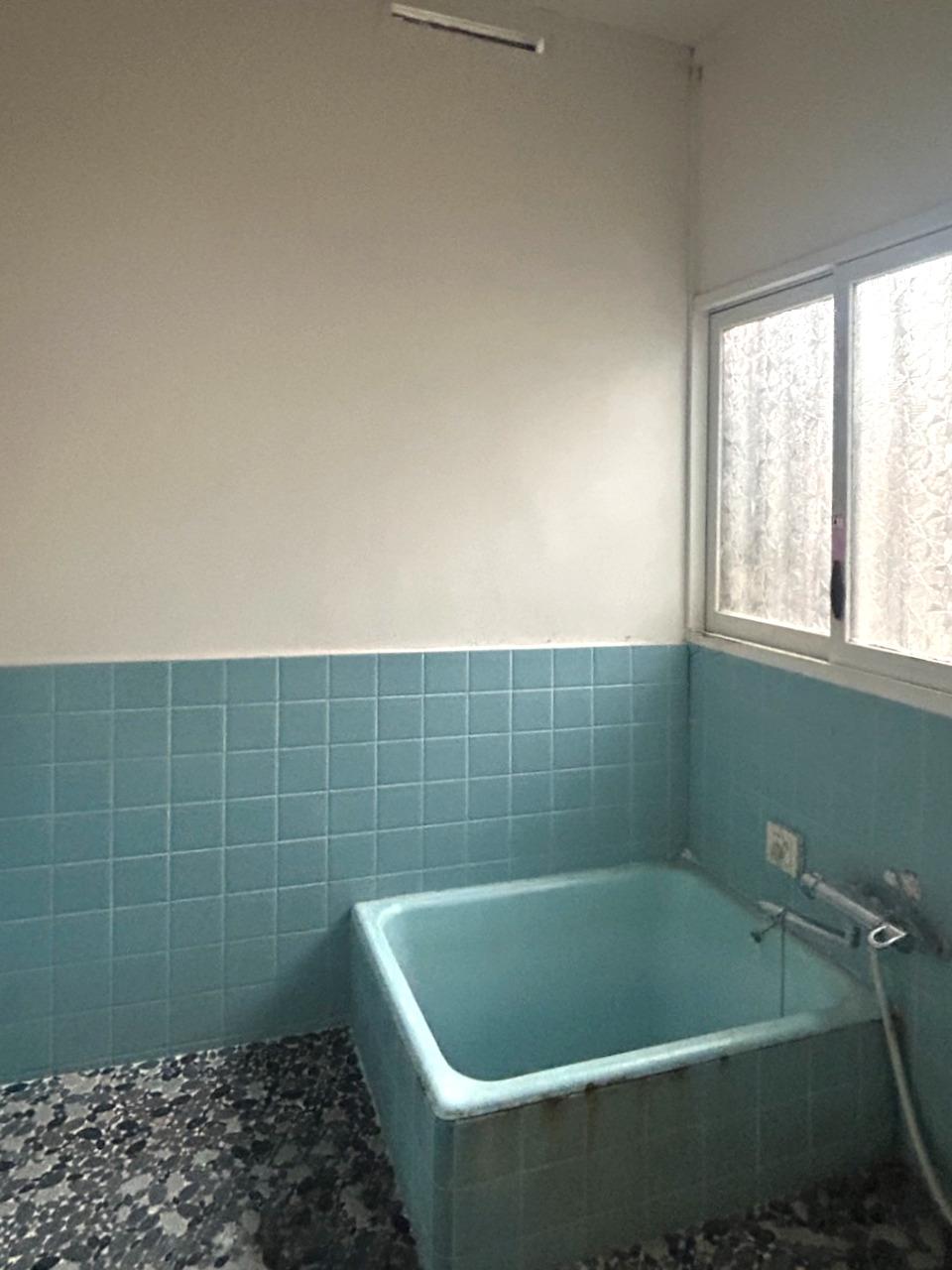 福岡市中央区桜坂の売買物件/既存の浴槽は小さめです。