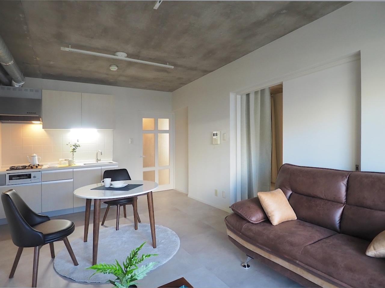 福岡市南区高宮の賃貸物件/今回は右の扉が付いているため、少しだけ間取りらしさを残したつくりです