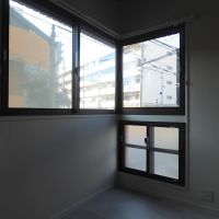 福岡市南区高宮の賃貸物件/L字の窓。