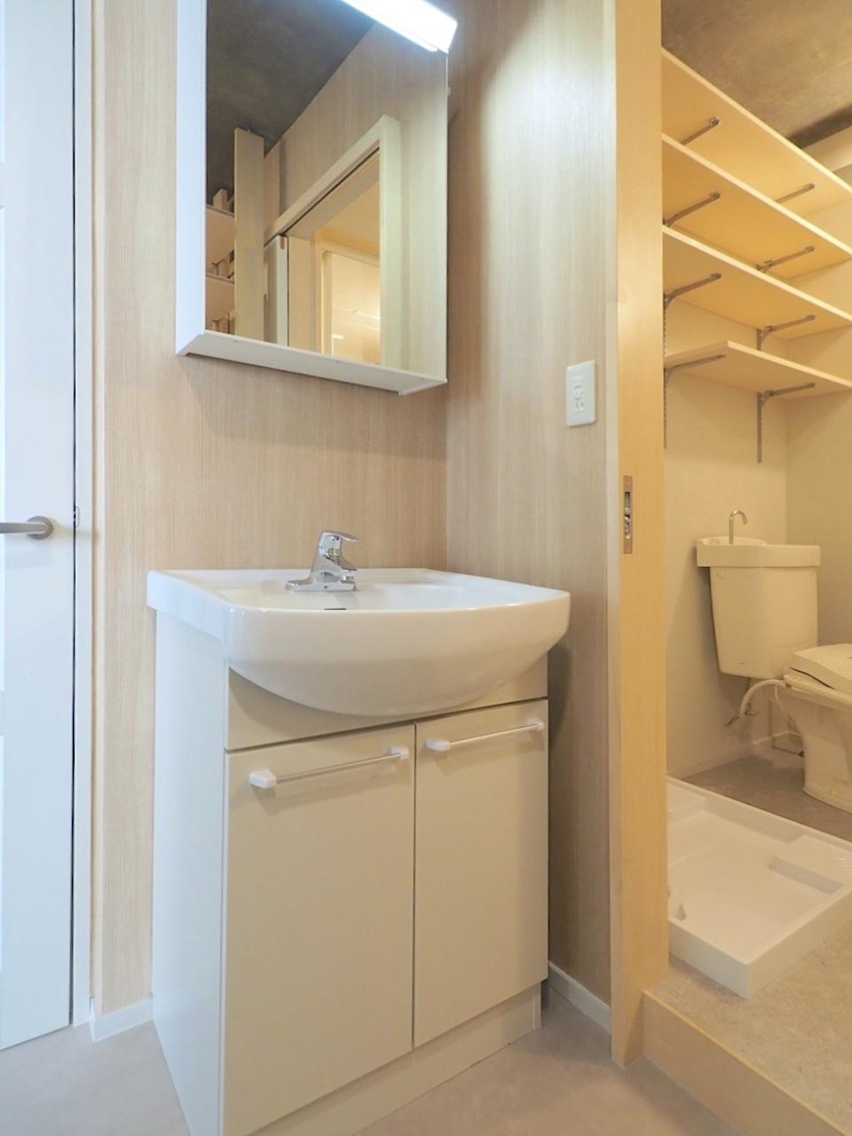 福岡市南区高宮の賃貸物件/玄関開けると独立洗面台は珍しい