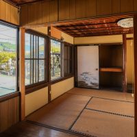 八女市黒木町黒木字上黒木の売買物件/階段から見た和室