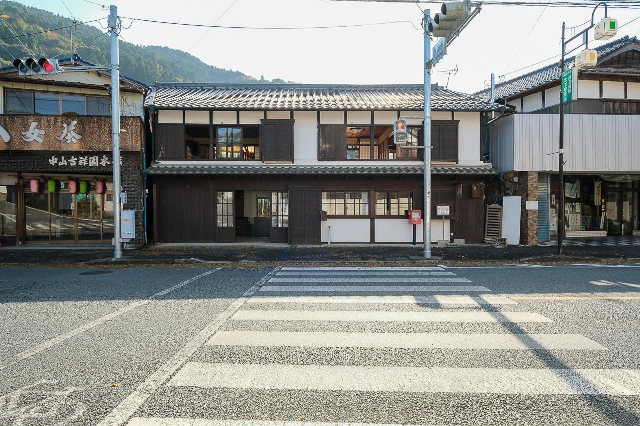 八女市黒木町黒木字上黒木の売買物件/八女の町並みに、すっと溶け込む伝統建築