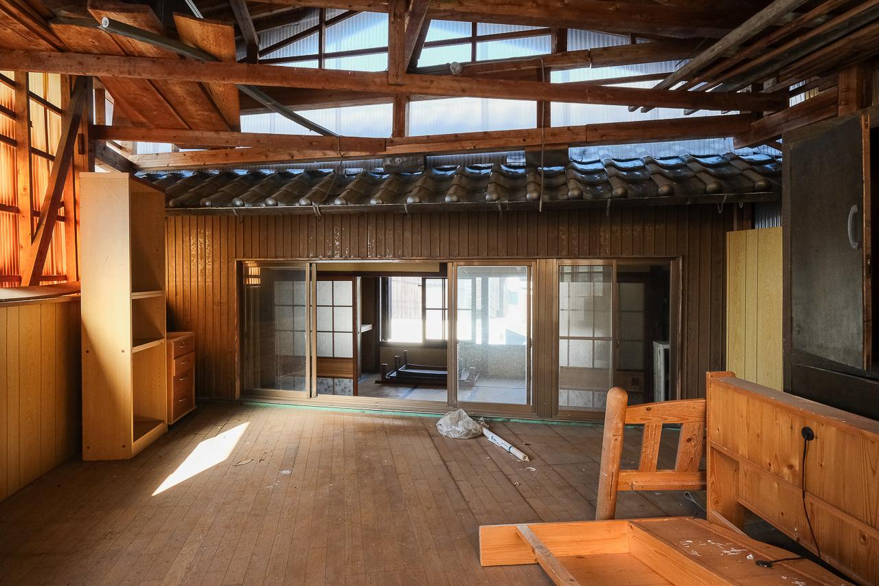 八女市黒木町黒木字上黒木の売買物件/奥には増築された物置スペース