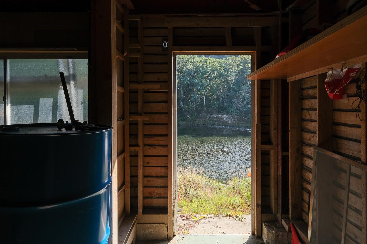 八女市黒木町黒木字上黒木の売買物件/地下室からはそのまま川に出ることができます