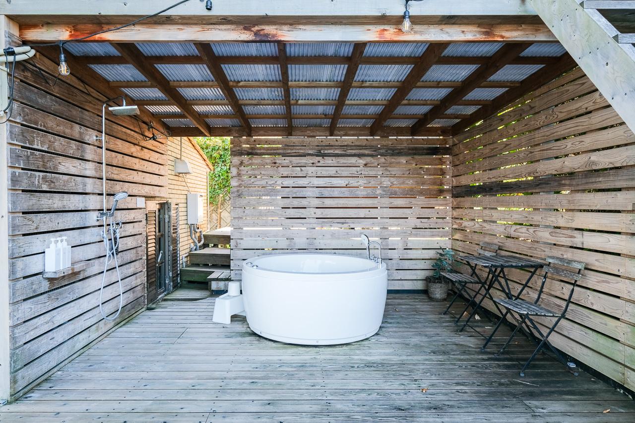 糸島市志摩芥屋の売買物件/サウナ前にはジャグジー