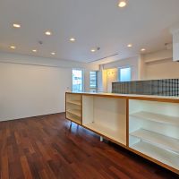 春日市春日原北町の賃貸物件/造り付けの収納棚がステキ！