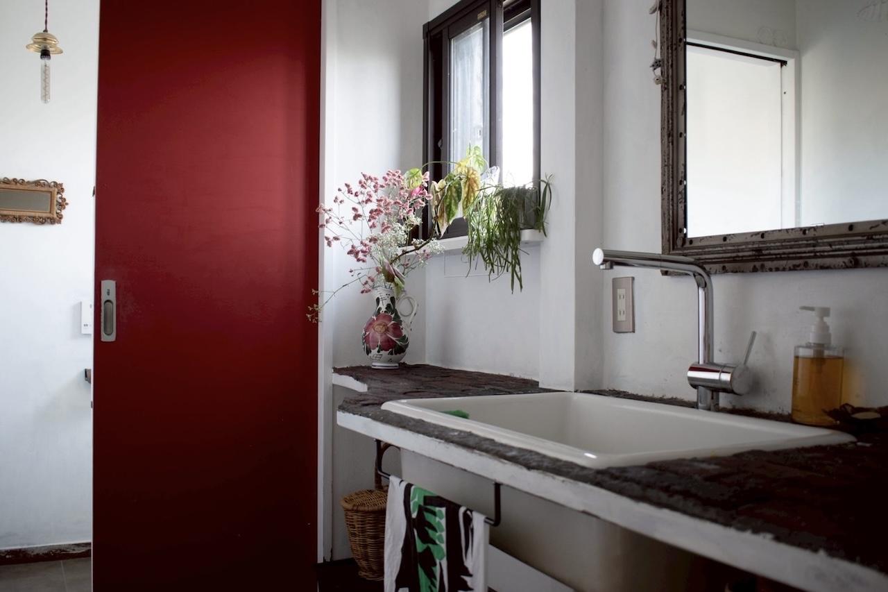 福岡県筑紫野市美しが丘南の売買物件/扉の配色が個人的に刺さってます