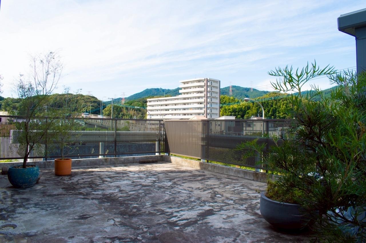 福岡県筑紫野市美しが丘南の売買物件/テラスも広々としており、視界も抜けてます