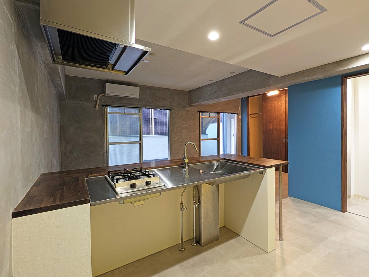 福岡市南区向野の賃貸物件/スタイリッシュなキッチン。2口コンロ完備。