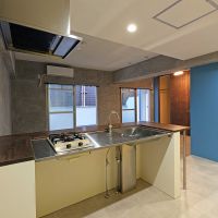 福岡市南区向野の賃貸物件/スタイリッシュなキッチン。2口コンロ完備。