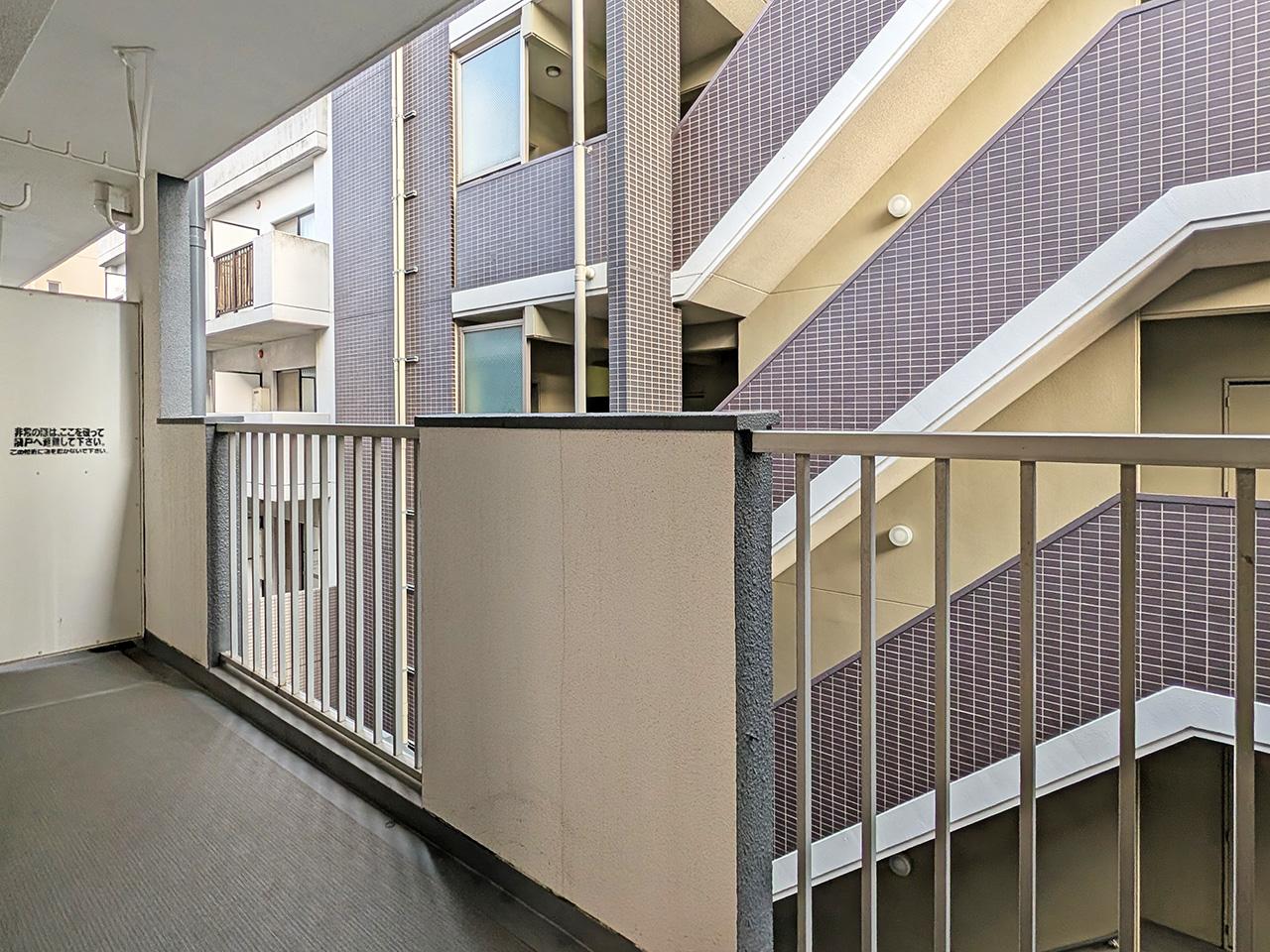 福岡市南区向野の賃貸物件/こちらのバルコニーは一般的な広さ。