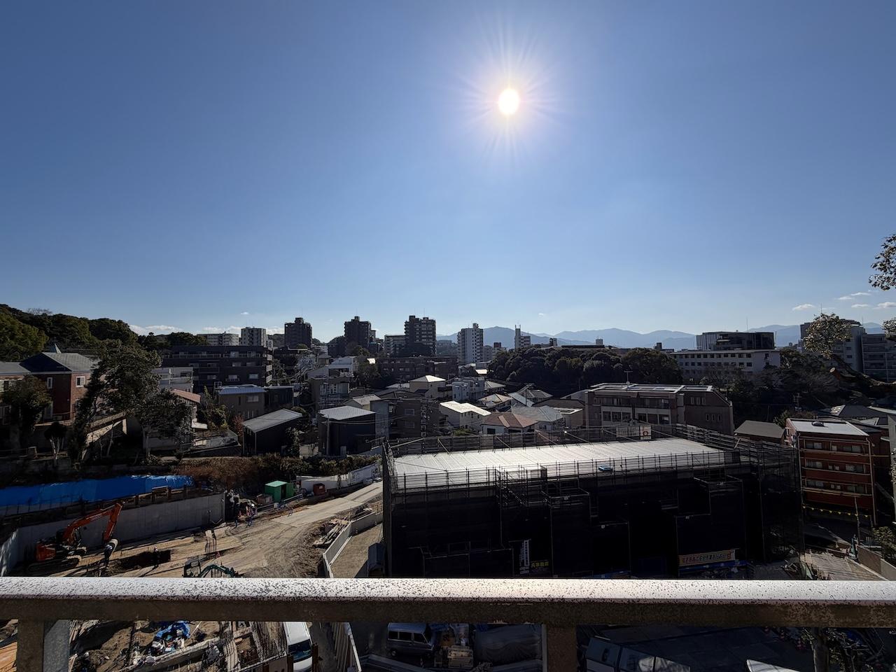 福岡市中央区六本松の賃貸物件/バルコニーからの景色。ここはどこ？