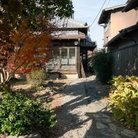 うきは市吉井町の賃貸物件/門扉から見た様子。