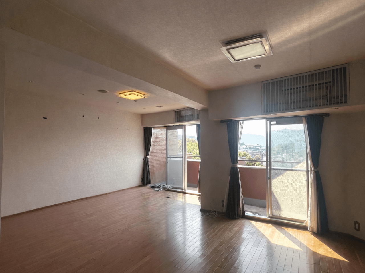 福岡市中央区小笹の売買物件/南東向きのバルコニーで、日中はポカポカです。