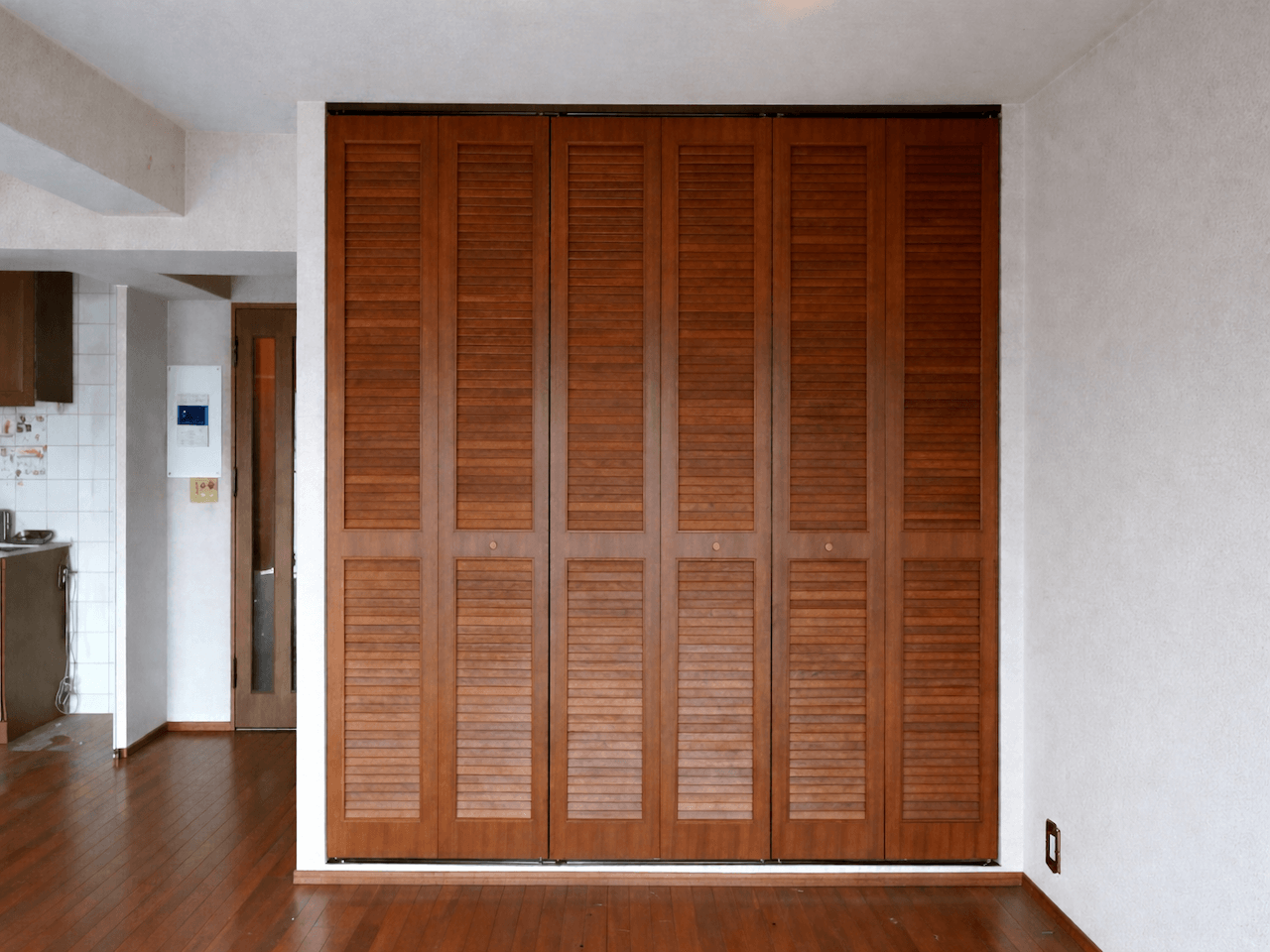 福岡市中央区小笹の売買物件/この建具は、あえて手を加えずに活かしたいところ。