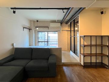 福岡市中央区警固の賃貸物件/青い瓦屋根、その内と外