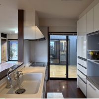 福岡県柳川市新町の賃貸物件/1階キッチン。大きめのカップボードもあります。