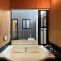 福岡県柳川市新町の賃貸物件/ひのきを使った浴室。