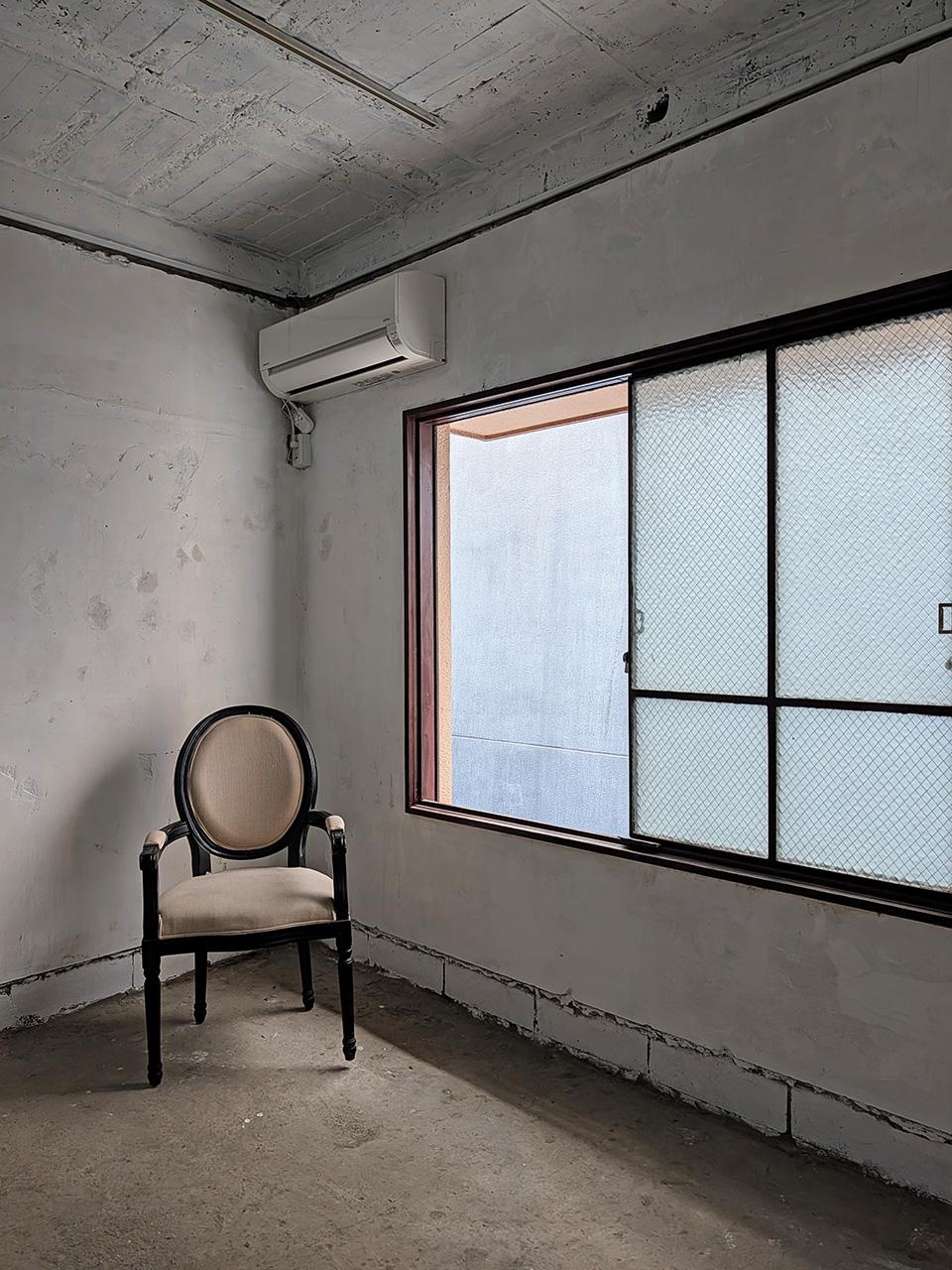 福岡市中央区清川の賃貸物件/絵になるこの椅子は、サービス設置品です。