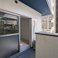 福岡市中央区清川の賃貸物件/バルコニーは変わった形ですが、結構広め。