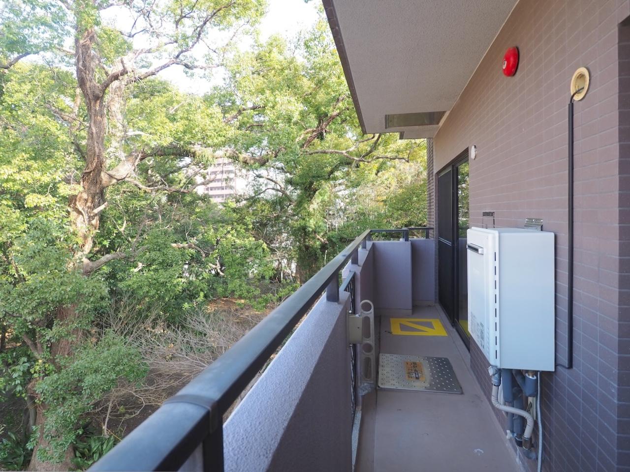 福岡市中央区赤坂の売買物件/バルコニはこんな感じ。