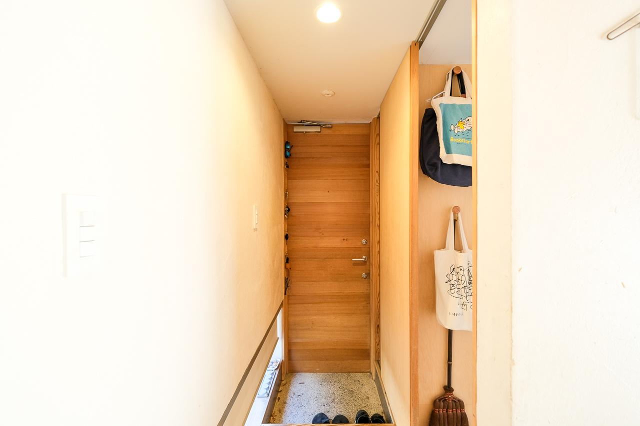 大分県日田市大字田島の売買物件/浴室横が裏玄関。