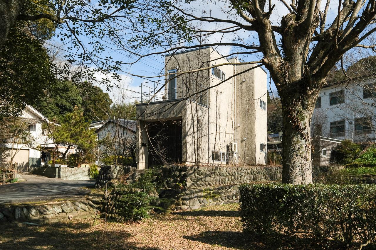 大分県日田市大字田島の売買物件/お隣はお宮と弓道場。視界がすっと抜けて、空気も気持ちいい。